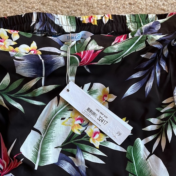 Womens wrap around long skirt - Picture 3 of 3